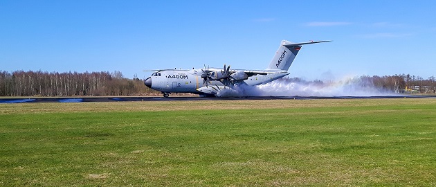 NLR tests Airbus on waterlogged runway at Twente airport